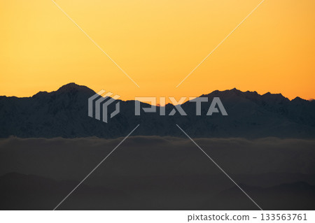 Spectacular view of the sunrise and sea of clouds from the summit of Mount Yokote in Shiga Kogen, Nagano Prefecture Spectacular view of the sunrise and sea of clouds from the summit of Mount Yokote in Shiga Kogen, Nagano Prefecture 133563761