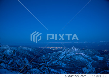 從長野縣志賀高原橫手山頂附近看到的壯麗景色 從長野縣志賀高原橫手山頂附近看到的壯麗景色 133564112