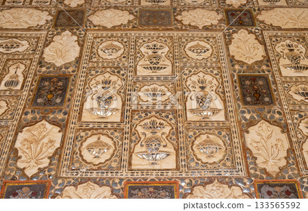 Detail of the mirrored ceiling in the Mirror Palace at Amber Fort in Jaipur, Rajasthan, India 133565592