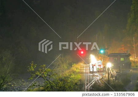 Ogawa River station of autumn leaves (Tadami line) 133567906