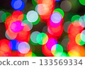 多彩的球散景的照明 133569334