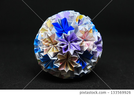 Gorgeous origami creations 133569926