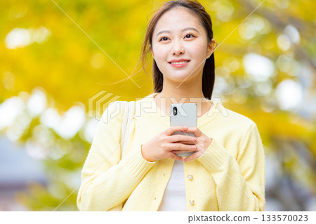 秋葉、智慧型手機、女人 133570023