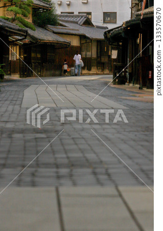 Parent-child sightseeing in the Takehara Townscape Preservation District 133570670