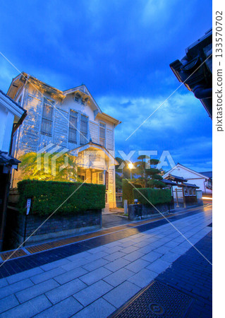 竹原歷史民俗博物館在黃昏時分緩緩開放。 133570702