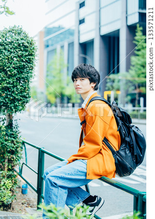 年輕男子肖像 133571211