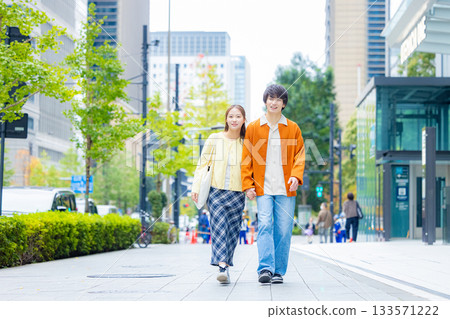 Couple dating Couple dating 133571222