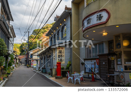 The main street of Yunotsu Onsen 133572006
