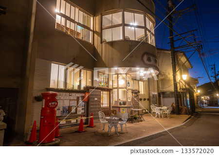 湯之津溫泉主街夜景 133572020