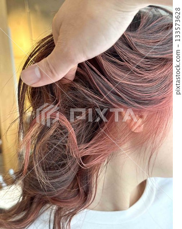 高光漂白成粉紅色！ 133573628