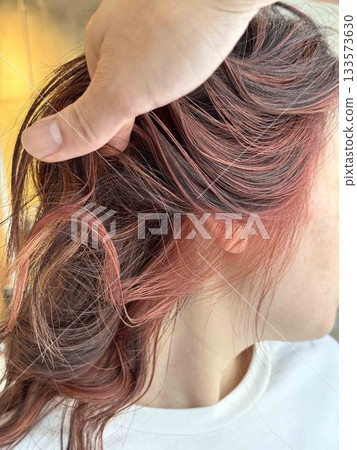 高光漂白成粉紅色！ 133573630