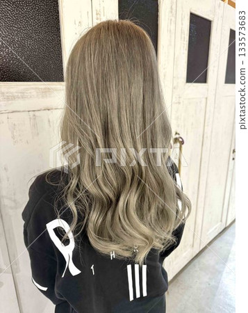 金棕色！ 133573683