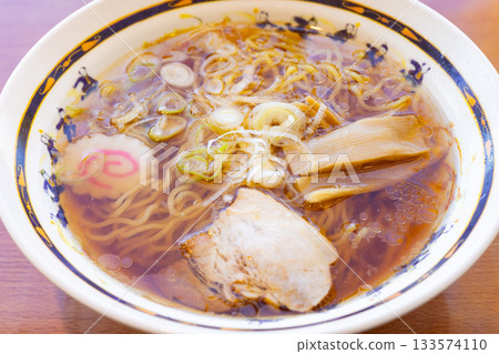 美味的傳統醬油拉麵 美味的傳統醬油拉麵 133574110