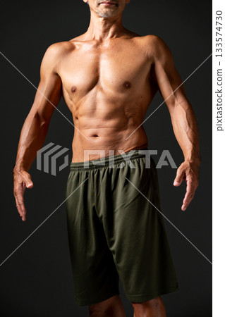 健美運動員身體美容部位 133574730