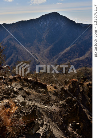 Mount Echizen in the Aitaka Mountains: Mount Ihai seen in winter from the scree slopes of Kitashirogaren 133576117
