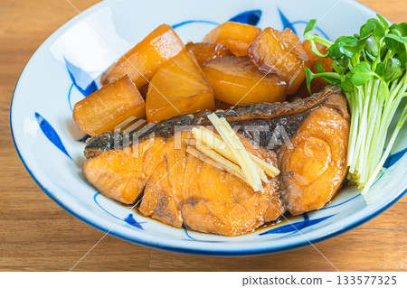 Braised yellowtail amberjack and radish Braised yellowtail amberjack and radish 133577325