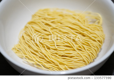 High-quality dried ramen noodles 133577390