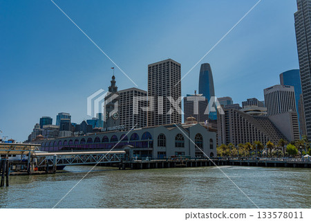 Ferry Building and downtown cityscape in San Francisco, USA 133578011