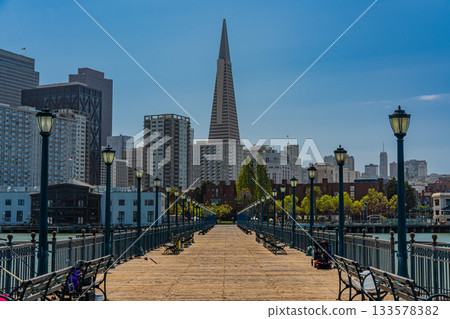 從美國舊金山碼頭眺望市中心 133578382