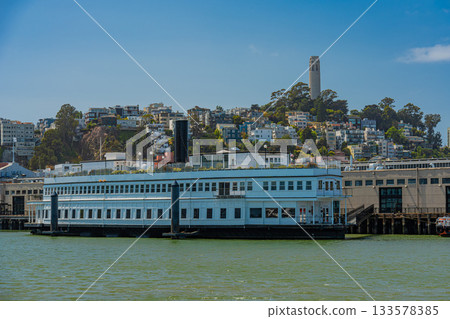 停泊在美國舊金山港的蒸氣船和科伊特塔 133578385