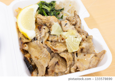 美味的豬肉烤肉便當 133578690