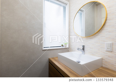 時尚的洗臉盆 133579348