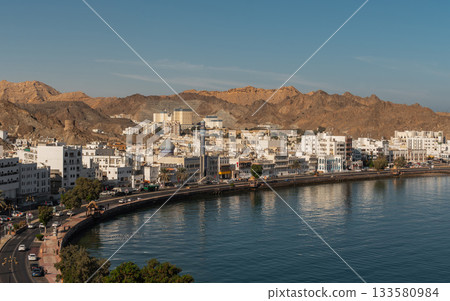 View of Mutrah Corniche with seaside promenade 133580984