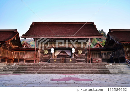 Scenery of the main hall of Izumo Taisha Shrine Scenery of the main hall of Izumo Taisha Shrine 133584662