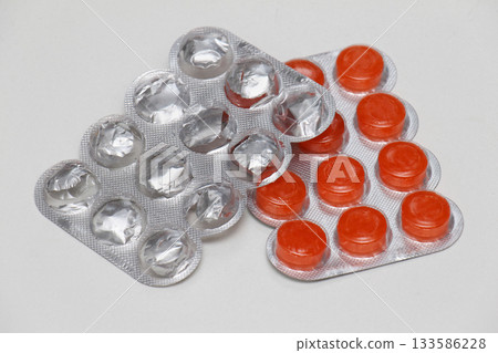 Lozenge blisters 133586228