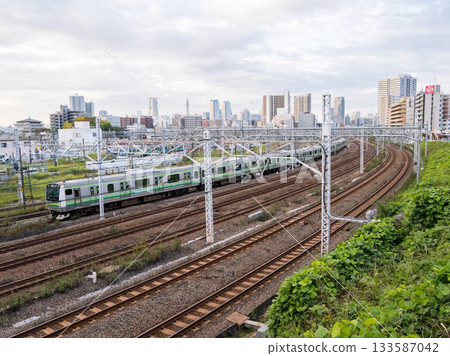 [Yokohama Line] Early morning train heading towards Hachioji 133587042