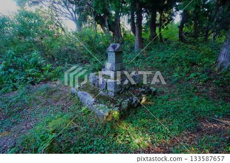 Ichioji Shrine on Mount Nioji 133587657