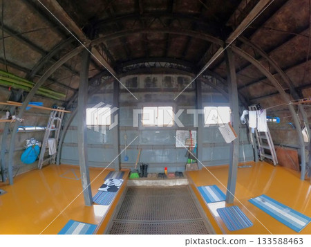 在仁王山仁王小屋內 在仁王山仁王小屋內 133588463