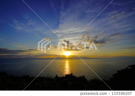 從淡島鳥崎展望台看到的黎明太陽 133590207