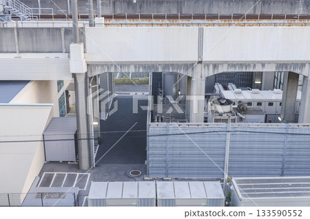Structure and facilities under the elevated tracks around JR Maihama Station Structure and facilities under the elevated tracks around JR Maihama Station 133590552