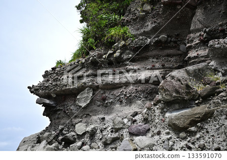 斷層岩壁 133591070