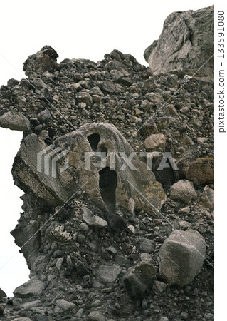 看起來像在尖叫的岩石 133591080