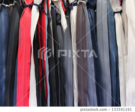 Zippers 133591191