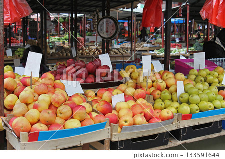 Green market 133591644