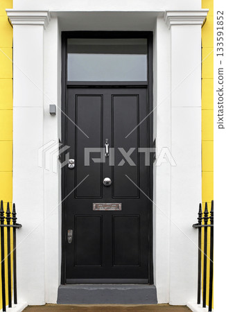 Black door 133591852