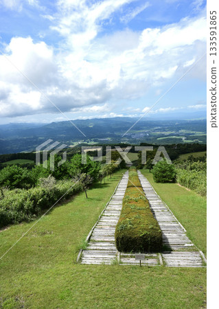 Japan's best railroad stairs 133591865