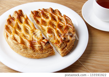 Delicious apple pie 133591922