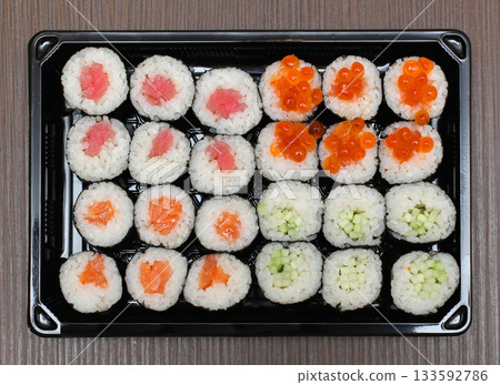 Maki sushi Maki sushi 133592786