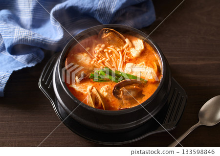 蛤蜊嫩豆腐湯 133598846