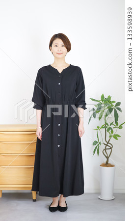 女裝秋冬時尚搭配全身（肖像） 133598939