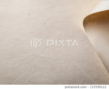 帶有可見紙纖維的再生紙紋理背景 | 以環保材質製成的天然紙張表面 133599122