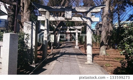The approach to Kumano Shrine in Jiyugaoka, Meguro Ward 133599273