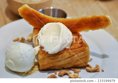 honey toast or toast with ice cream ,nut and banana honey toast or toast with ice cream ,nut and banana 133599979