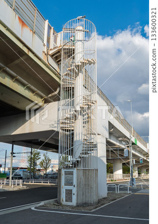 阪神高速公路緊急出口螺旋樓梯 133600321