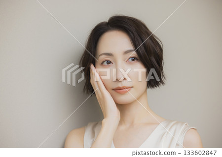 Middle female beauty image 133602847