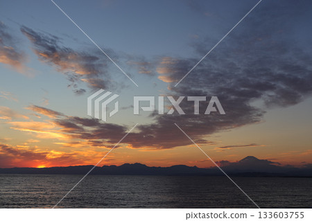 sunset seen from the coast 133603755